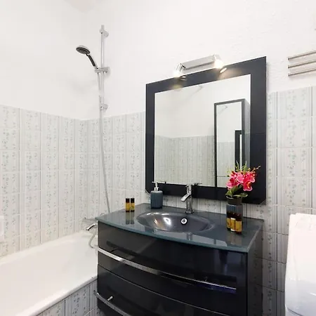 Licorne Yourhosthelper Apartment *