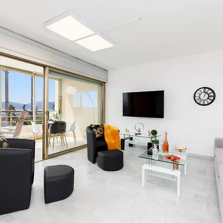Licorne Yourhosthelper Cannes